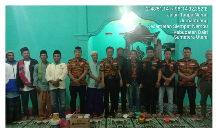 DPC MPI Kecamatan Sidikalang, Kabupaten Dairi kunjungan safari Ramadhan ke Masjid Subussalam sekaligus memberikan bantuan cat ke masjid tersebut.( nawasenanews/ Ist)