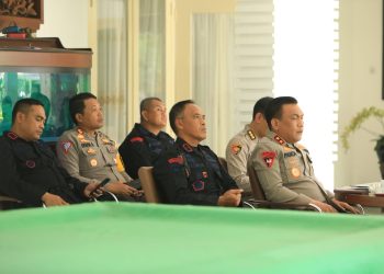 Kapolda Sumut saat memimpin zoom meeting analisa dan evaluasi Operasi Ketupat  Toba 2023. (Nawasenanews/ Ist)