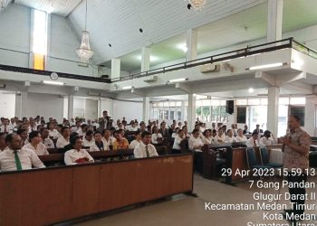 Maruli Siahaan saat memberikan kata sambutan pada acara pelatihan 170 calon Sintua di HKBP Glugur Resort Medan Utara.( Nawasenanews/ Ist)