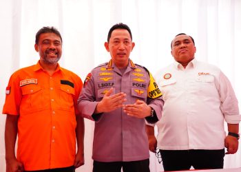 Kapolri bersama Said iqbal dan Andi Gani saat konferensi pers di sela sela peringatan Hari Buruh di Istora Senayan Jakarta.( Nawasenanews/ Ist)