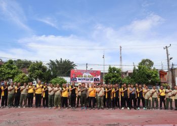 TNI dan Polri Kabupaten Dairi olah raga bersama untuk tingkatkan sinergitas dan kekompakan. ( Nawasenanews/ Ist)