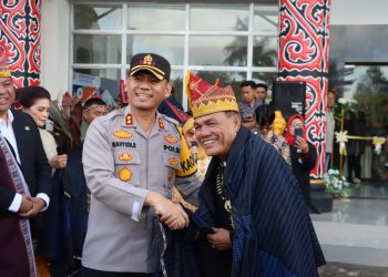 Kapolres Dairi menghadiri peresmian Gedung Perpustakaan Raja Naga Jambe Dairi. ( Nawasenanews/ Ist)