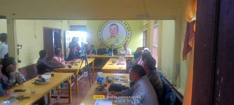 Mangihut Sinaga saat meresmikan Posko Pemenangannya di Kabupaten Dairi.(Nawasenanews/ Ist)
