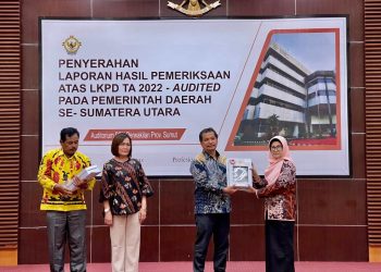 Laporan Hasil Pemeriksaan (LHP) BPK atas LKPD Pemko Pematang Siantar Tahun Anggaran 2022 dengan Opini WTP disampaikan langsung oleh Kepala BPK RI Perwakilan Sumatera Utara (Sumut) Eydu Oktain Panjaitan SE MM Ak CA CSFA, kepada Wali Kota Pematang Siantar dr Susanti Dewayani SpA, di Auditorium Kantor BPR RI Perwakilan Sumut, Jalan Imam Bonjol Kota Medan. (Nawasenanews/Ist )