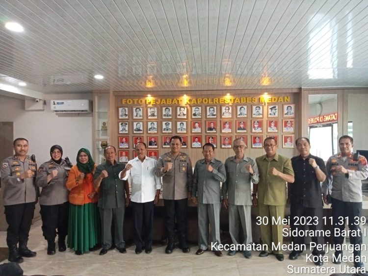 Maruli Siahaan selaku penasehat PP Polri Kota Medan beraudiensi ke Polrestabes Medan untuk silaturahmi dan menjalin komunikasi dengan Polrestabes, Selasa ( 30/5/2023).( Nawasenanews/ Ist)