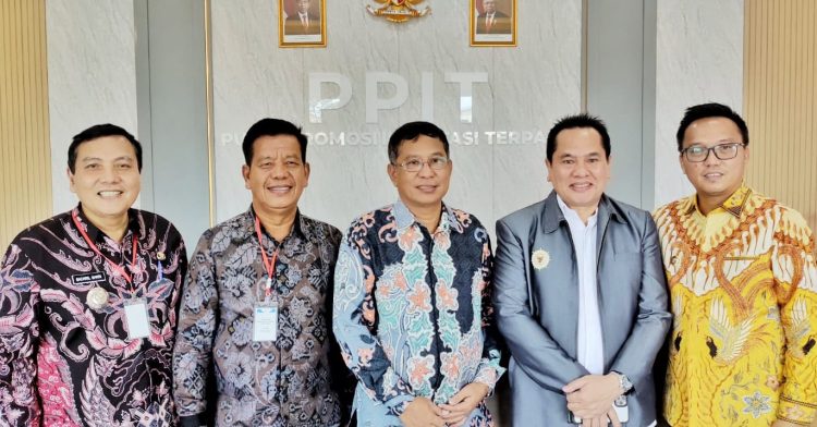 Bupati Simalungun mempromosikan Simalungun saat acara APKASI - Kadin di Batam, Kepulauan Riau hntuk mendatangkan investor ke Simalungun. (Nawasenanews/ Ist)