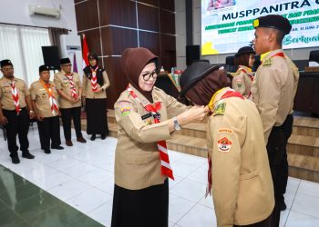 dr Susanti selaku Ketua Mabicab Pematang Siantar mengapresiasi dengan dibukanya Musppanitera Kwarcab Pramuka Pematang Siantar dengan thema "Sapangambei Manoktok Hitei".(Nawasenanews/ Ist)