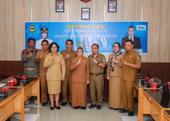 Wali kota Pematang Siantar bersama beberapa pimpinan OPD dalam peluncuran aplikasi Sistem Informasi Pengendalian dan Evaluasi Kinerja Pemko. ( Nawasenanews/ Ist)