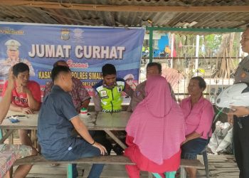 Sat Lantas Polres Simalungun menggelar Jumat curhat sebagai ajang tanya jawab seputar lalu lintas antara Sat Lantas dengan pengguna jalan raya. ( Nawasenanews/ Ist)