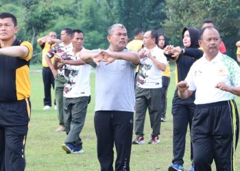 Dalam rangka menjelang HUT Bhayangkara ke - 77 Polri, TNI dan Pemerintah Kabupaten Simalungun gelar semarak olahraga bersama.( Nawasenanews/ Ist)