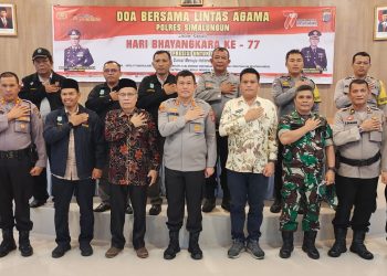 Polres Simalungun menggelar doa bersama lintas agama merawat Kebhinekaan menyambut hari Bhayangkara ke 77.( Nawasenanews/ Ist)