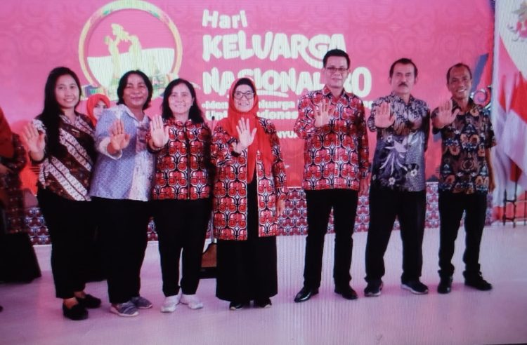 dr Susanti saat menghadiri Peringatan Hari Keluarga Nasional Tahun 2023 di Kabupaten Banyuasin,Sumatera Selatan.(Nawasenanews/Ist)