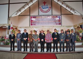 Pembukaan Synode Tahunan ke- 75 Gereja GPI yang dihadiri Wali Kota Pematang Siantar diwakili asisten Administrasi Umum Sekretariat kota Pardamean Silaen.( Nawasenanews/ Ist)