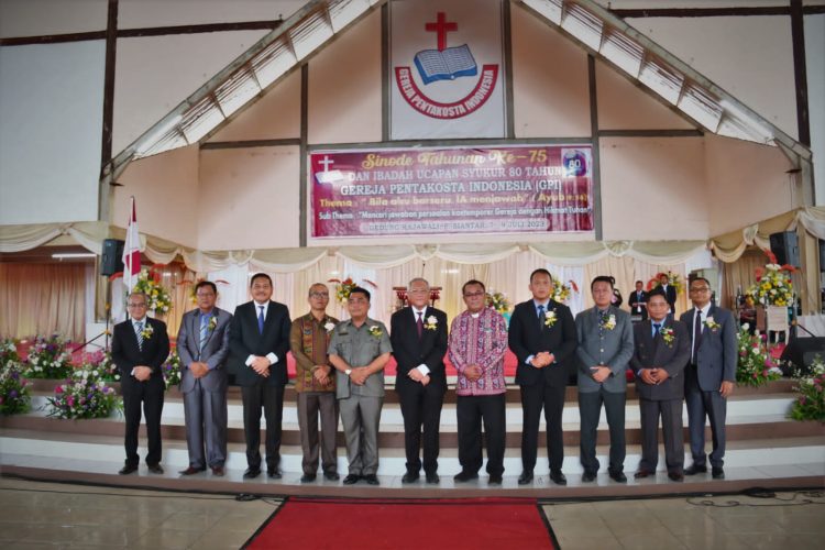 Pembukaan Synode Tahunan ke- 75 Gereja GPI yang dihadiri Wali Kota Pematang Siantar diwakili asisten Administrasi Umum Sekretariat kota Pardamean Silaen.( Nawasenanews/ Ist)