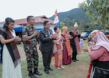 Pengurus kumpulan marga Naiambaton terbentuk di Siempat Nempu Hilir Dairi, dan dihadiri Bupati Dairi Eddy Berutu.( Nawasenanews/ Ist)