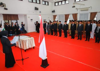 Wali kota Pematang Siantar melantik 54 pejabat Pratama,administrator dan pengawas di lingkungan Pemko Pematang Siantar. (Nawasenanews.com/Ist)