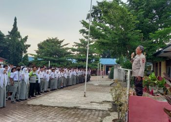 Polsek Perdagangan saat gelar penyuluhan cegah kekerasan dan tawuran di SMA Negeri 1 Bandar.(Nawasenanews.com/Ist)