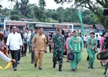 Bupati Simalungun dan Ketua DPRD Simalungun saat menghadiri upacara penutupan TMMD ke- 117 TA 2023.