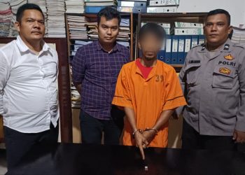 Polisi Polsek Raya Kahean menangkap tersangka RY pemilik sabu sabu di Bah Bulian. (Nawasenanews.com/ Ist)