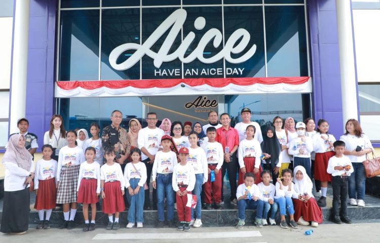 Bunda Paud mengajak 50 orang anak ke Pabrik Aice yang berlokasi di KEK Sei Mangkei untuk melihat bagaimana proses pembuatan ice creme.(Nawasenanews.com/ Ist)