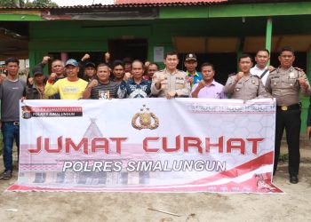 Kapolres Simalungun gelar Jumat Curhat bersama warga di Gereja GKPS Purba Dolog. ( Nawasenanews.com/ Ist)