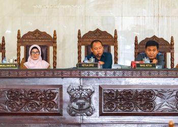 dr Susanti menghadiri pembukaan Sidang Paripurna ke VII DPRD Pematang Siantar yang membahas Rancangan P- APBD Tahun Anggaran 2023. ( Nawasenanews/ Ist)