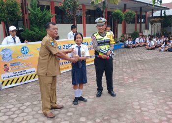 Pematang Siantar selaku Satgas 2 Preemtif saat melaksanakan Penyuluhan/Sosialisasi Peningkatan Keselamatan Lalu Lintas (Lantas) jalan bagi siswa/i SMP Negeri 7. (Nawasenanews.com/Ist)