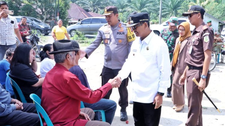 Kapolres Simalungun bersama Wakil Bupati Simalungun dan unsur Forkopimda lainnya monitoring pelaksanaan Pilpanag gelombang II .( Nawasenanews/ Ist)