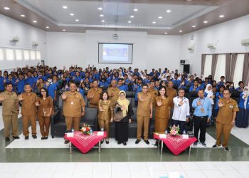 Wali Kota didampingi Plt.Kadis Pendidikan menghadiri Advokasi Sosialisasi Pendidikan Kependudukan untuk pendidikan non formal dan untuk 14 SMPN se kota Pematang Siantar di Aula Balai Kota.( Nawasenanews/ Ist)