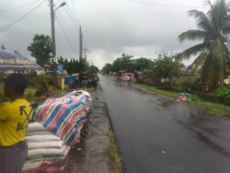 Lokasi tempat kecelakaan tabrakan beruntun tiga mobil di Tanah Jawa. ( Nawasenanews/Ist)