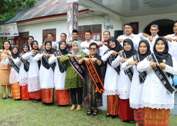 Bunda Paud Kabupaten Simalungun foto bersama para Bunda Paud Nagori se Kecamatan Gunung Maligas.( Nawasenanews/Ist)