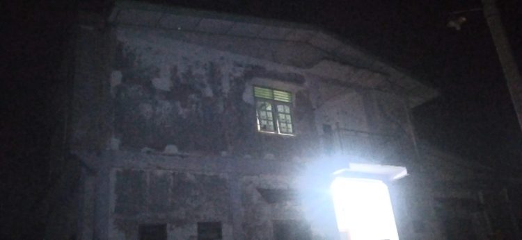 Keterangan Foto : Rumah tempat polisi menemukan barang bukti sabu di Gg. Purba. (Nawasenanews/AS)