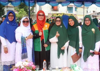 Wali Kota Pematang Siantar menghadiri Milad I Majelis Taklim Silaturrahim yang diwarnai pemberian tali asih kepada anak yatim piatu dan kaum dhuafa. ( Nawasenanews/ Ist)