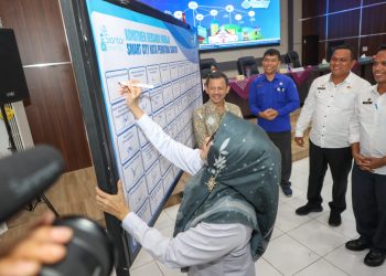 Walikota Pematang Siantar ikut dalam acara penandatanganan komitmen implementasi program smart city.( Nawasenanews/Ist)