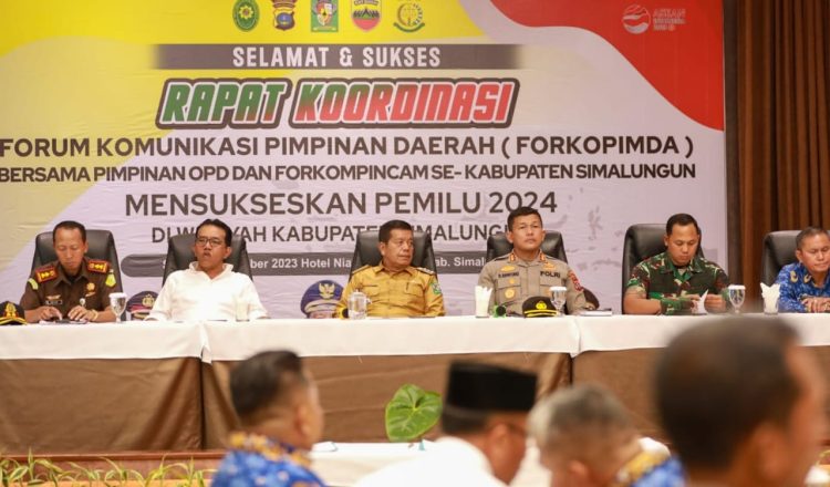 Bupati Simalungun dan Ketua DPRD mengikuti Rapat Koordinasi Forkopimda di Parapat. (Nawasenanews/ Ist)