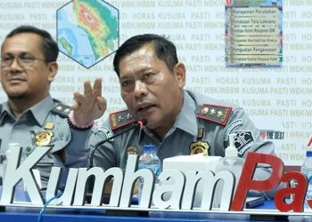Kepala Kantor Kementerian Hukum dan Hak Asasi Manusia Sumatera Utara, Jahari Sitepu saat memberi keterangan pers atas upaya pengungkapan kasus Narkoba. ( Nawasenanews/ Ist)