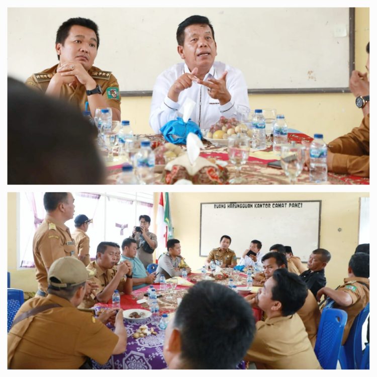 Ket Foto: Bupati Simalungun saat memimpin rapat penanggulangan kerusakan irigasi tersier di Nagori Sigodang Barat dan Sipoldas. (Ist)