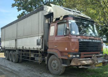 Keterangan Foto : Truk Tronton yang membawa 16 ton bubuk teh berasal dari PTPN IV Unit Kebun Teh di Kecamatan Sidamanik Kabupaten Simalungun.