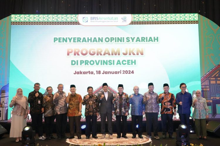 Direktur Utama BPJS Kesehatan, Ghufron Mukti foto bersama saat acara DPS BPJS Kesehatan sampaikan opini syariah program JKN di Aceh, Kamis, ( 18/ 1/2024).( Nawasenanews/ Ist)