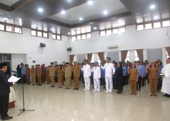 Keterangan Foto : Pj Sekda saat melantik 107 pejabat Pemko Pematang Siantar di Ruang Data.(Ist)