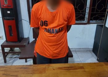 Tersangka MJ (27) pengedar Narkotika jenis Sabu-sabu di Nagori Bandar Jawa, Kecamatan Bandar, Kabupaten Simalungun yang berhasil diciduk sat Narkoba Polres Simalungun dini hari tadi, Kamis (25/1/2024).(Nawasenanews/ Ist)