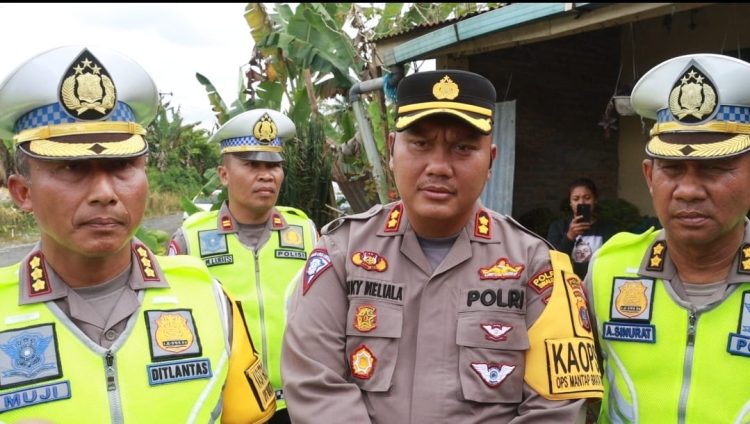 Direktorat Jenderal Lalu Lintas Polda Sumut bersama Kapolres Simalungun saat memberikan keterangan pers usai olah TKP dengan sistem TAA di Bulu Pange.( Nawasenanews/ Ist)