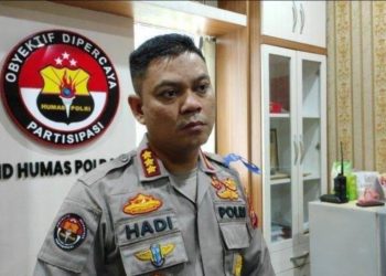 Keterangan Foto : Kapolda Sumut Irjen Agung Setya melalui Kabid Humas Kombes Pol Hadi Wahyudi saat mengatakan Tim Saber Pungli yang didalamnya melibatkan Inspektorat Pengawasan Daerah Polda Sumut dan Direktorat Reskrimum telah menetapkan Komisioner KPU Sidimpuan berinisial PH sebagai tersangka. (Ist)