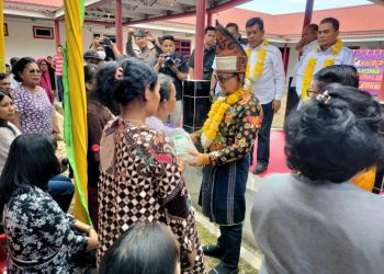 Keterangan Foto : Anggota DPR RI Ahmad Doli Kurnia Tanjung saat menghadiri peletakan batu pertama pembangunan RSUD Parapat.(Ist)