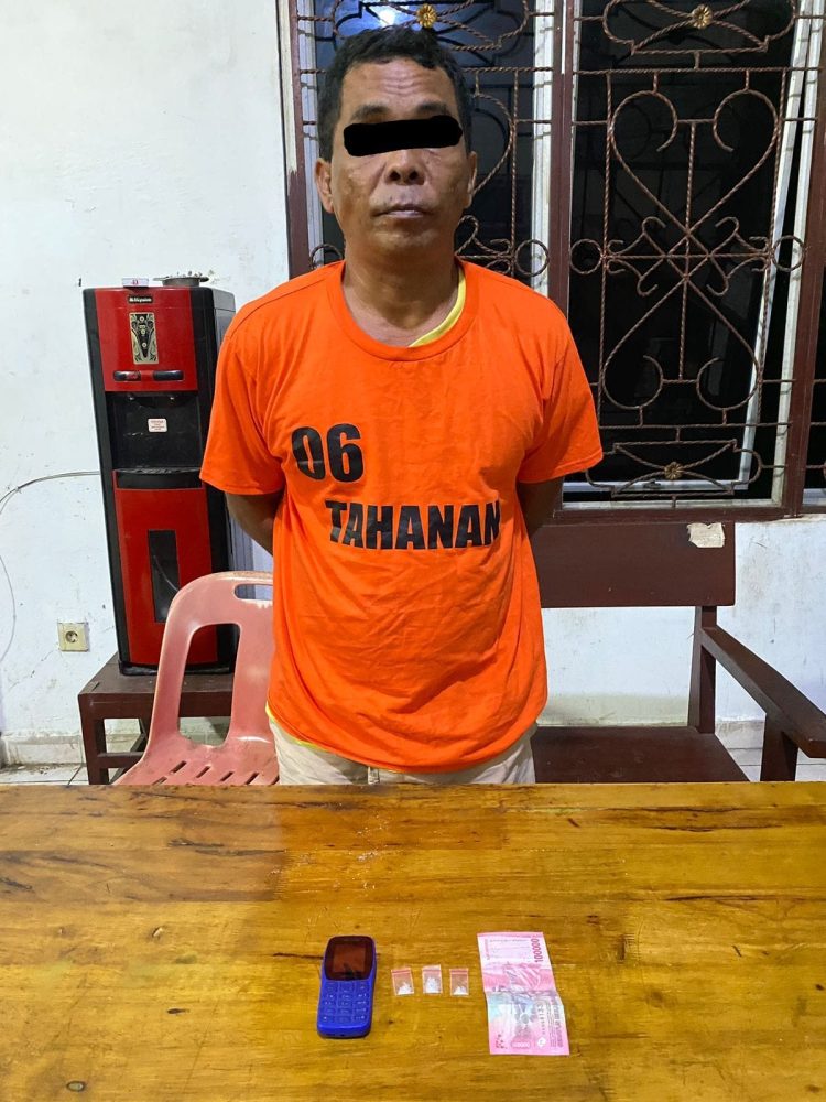 Pak In (50) tersangka pengedar Narkoba di Kampung Baru yang diciduk Tim Sat Narkoba Polres Simalungun ( Nawasenanews/Ist)