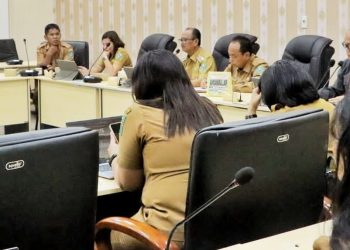 Wakil Bupati Simalungun saat mengikuti rapat koordinasi dengan Mendagri via zoom meeting. (Nawasenanews/ Ist)