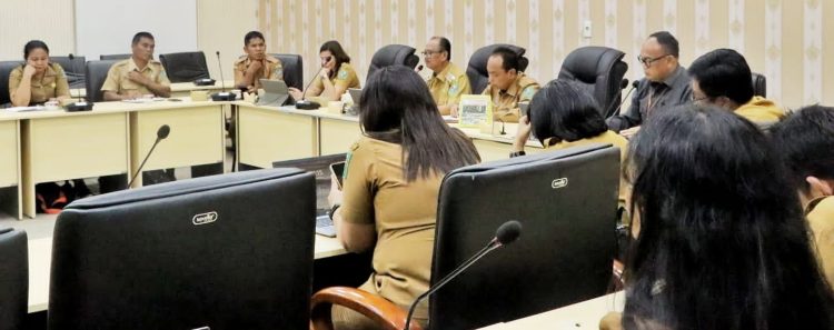 Wakil Bupati Simalungun saat mengikuti rapat koordinasi dengan Mendagri via zoom meeting. (Nawasenanews/ Ist)