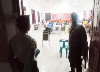 Satuan Samapta (Sat Samapta) Polres Simalungun melaksanakan kegiatan Patroli Presisi dan pengamanan Kantor Komisi Pemilihan Umum (KPU) pada Rapat Pleno Terbuka Kabupaten Simalungun pada Selasa, ,(5/3/2024) mulai pukul 21.30 WIB. ( Nawasenanews/ Ist)