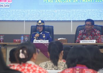 Wali Kota Pematangsiantar saat memberi pengarahan pada kegiatan Aksi 1 Konvergensi Percepatan penurunan stunting yang dihadiri para camat, lurah dan TP PKK se- Kota Pematangsiantar.(Nawasenanews/ Ist)