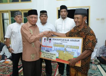 Keterangan Foto : Bupati Asahan H. Surya, B.Sc saat mengawali Safari Ramadhan 1445 H di Masjid Al Mukhlisin Urung Pane Setia Janji.(Ist)